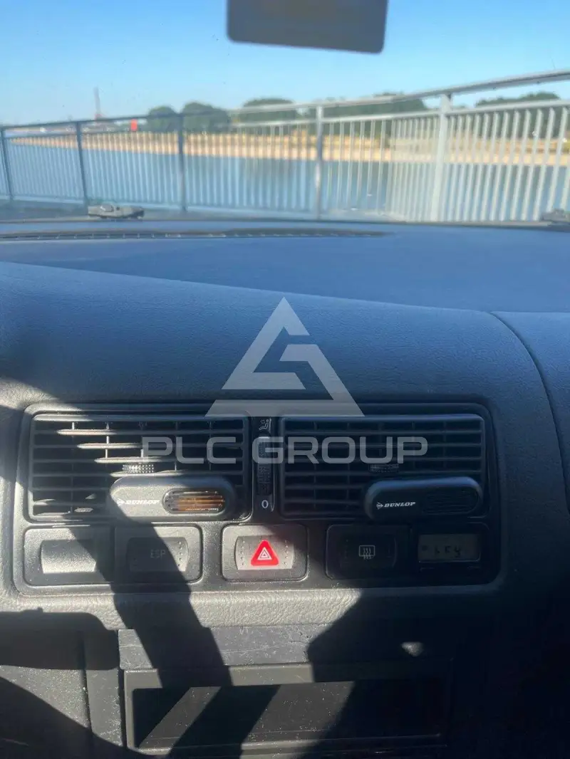 2003 Volkswagen GOLF