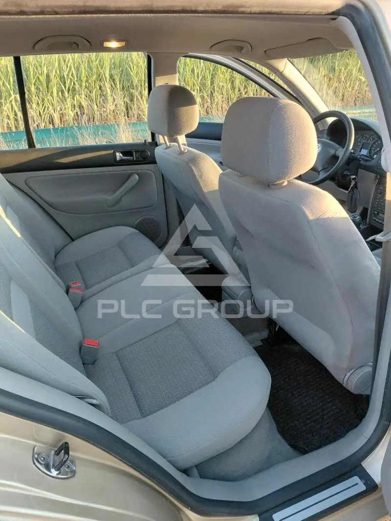 2003 Volkswagen GOLF