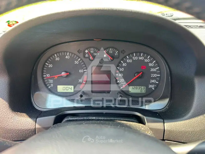2003 Volkswagen GOLF