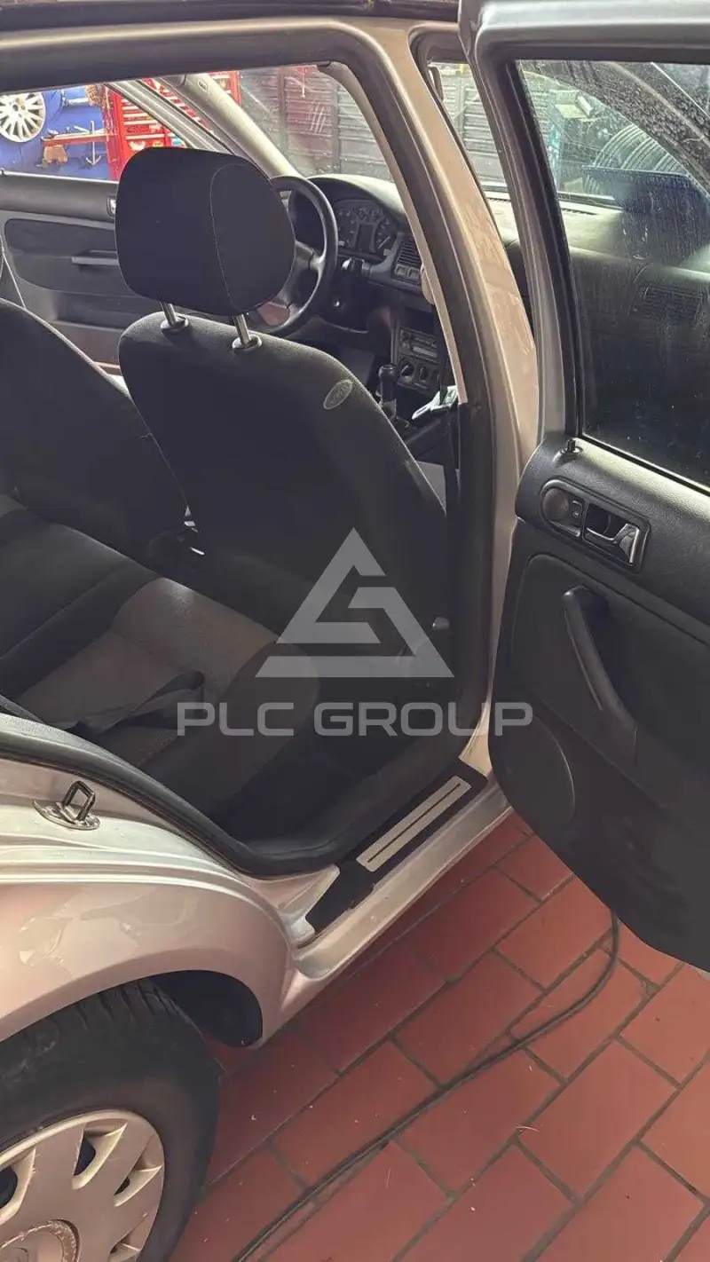 2003 Volkswagen GOLF