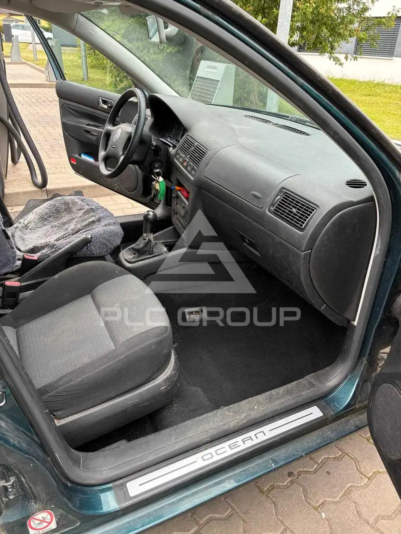 2003 Volkswagen GOLF