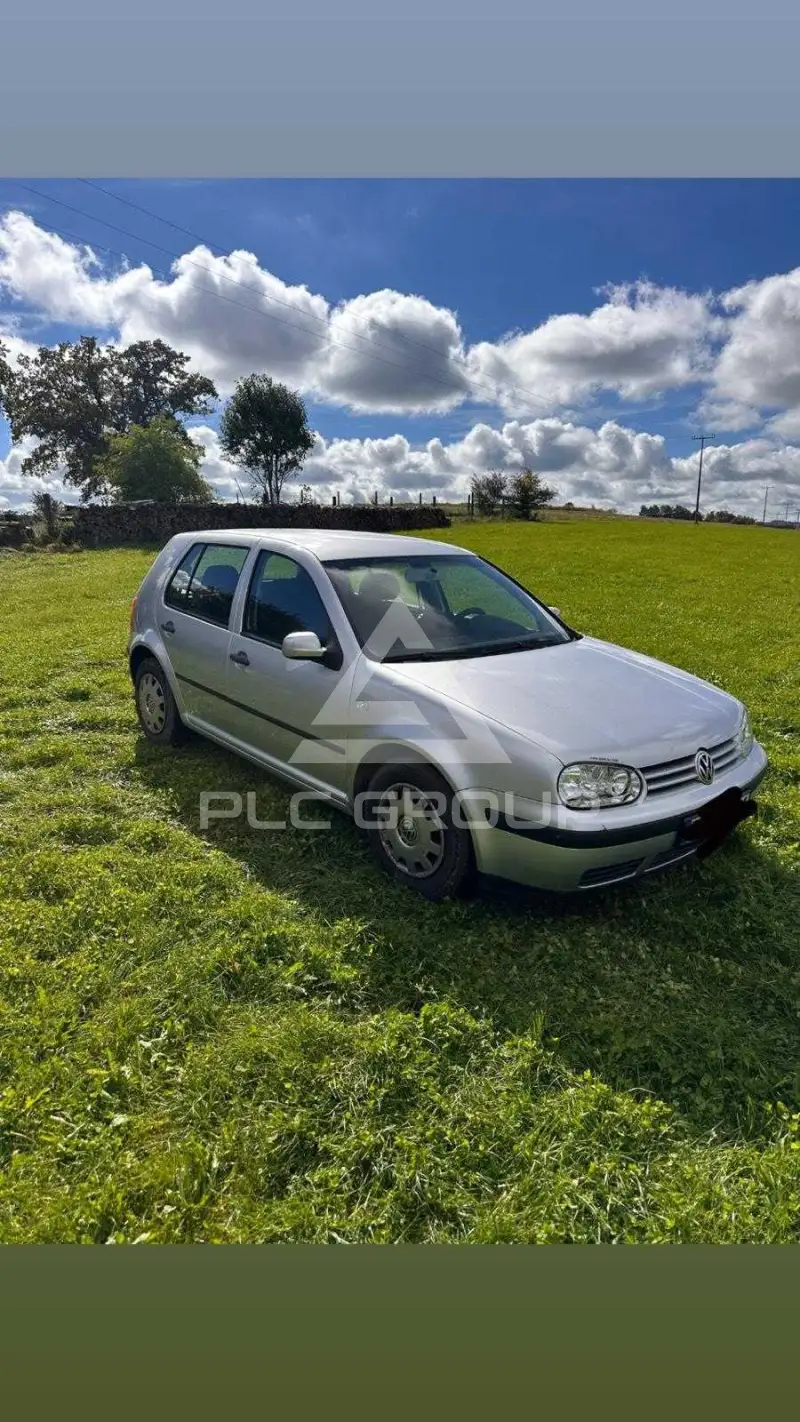2003 Volkswagen GOLF