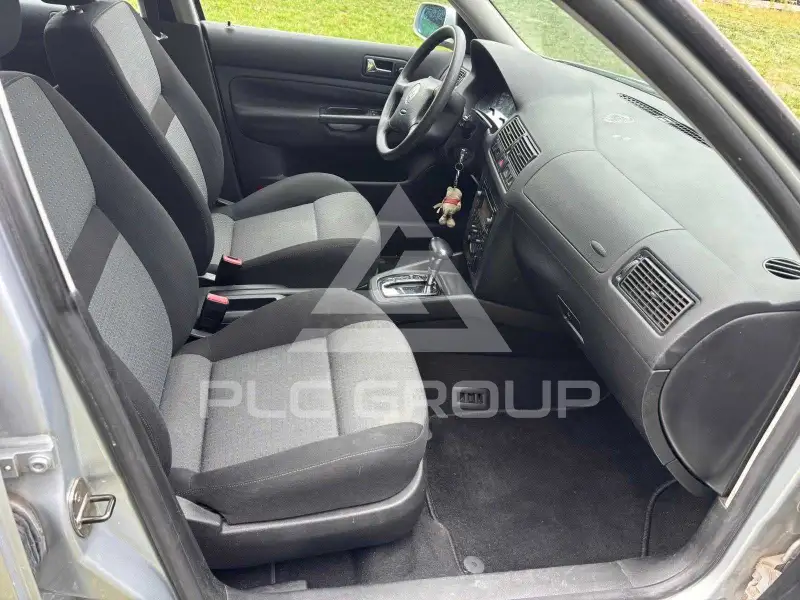 2003 Volkswagen GOLF