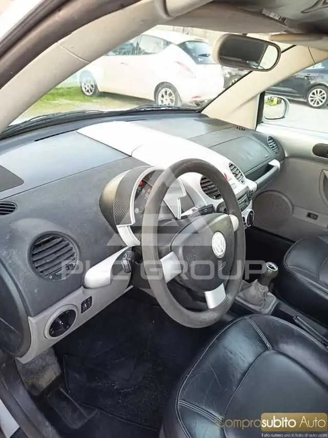 2003 Volkswagen BEETLE