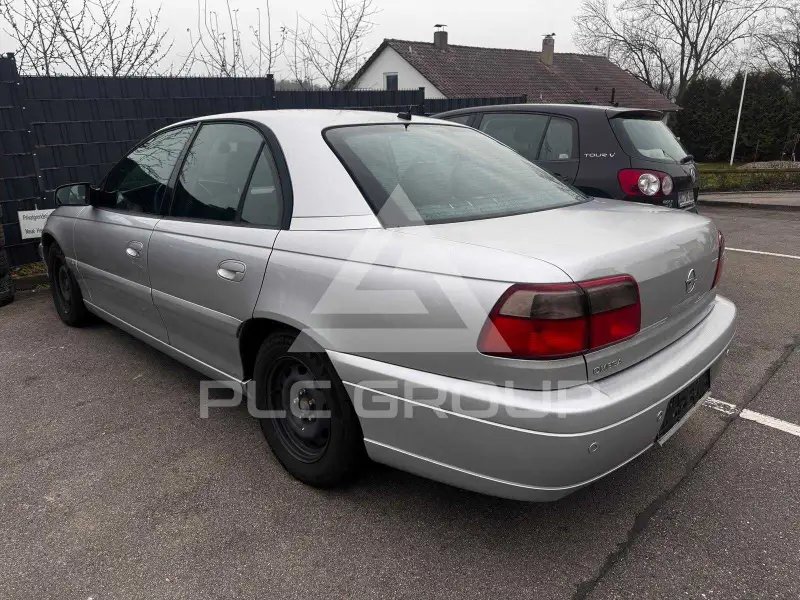 2003 Opel Omega