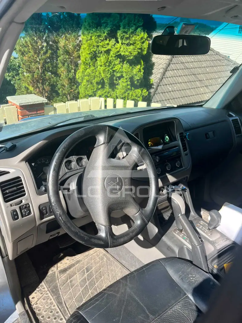 2004 Mitsubishi PAJARO