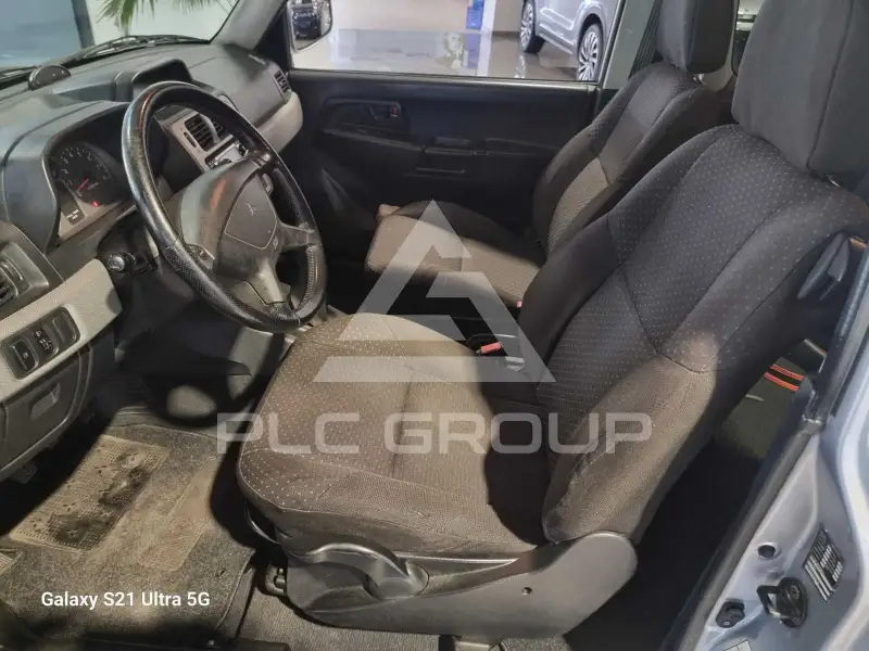 2004 Mitsubishi PAJARO