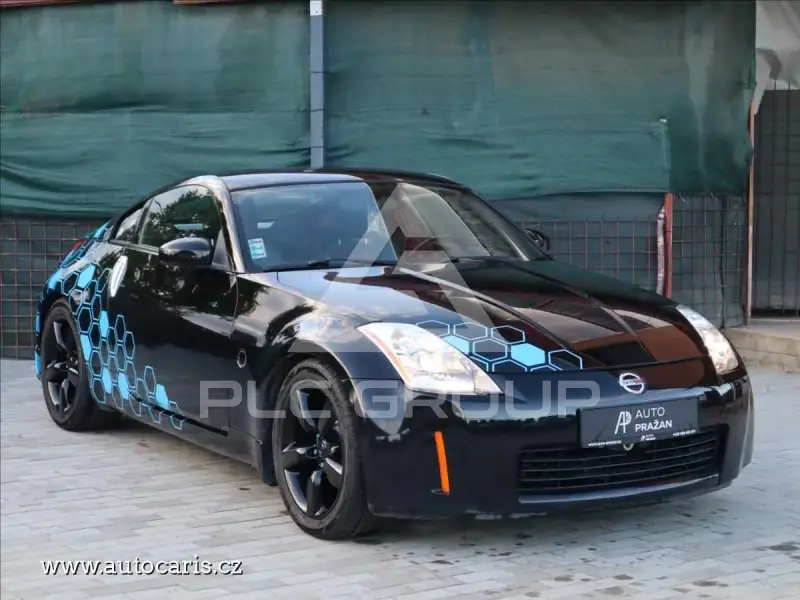 2004 Nissan Z