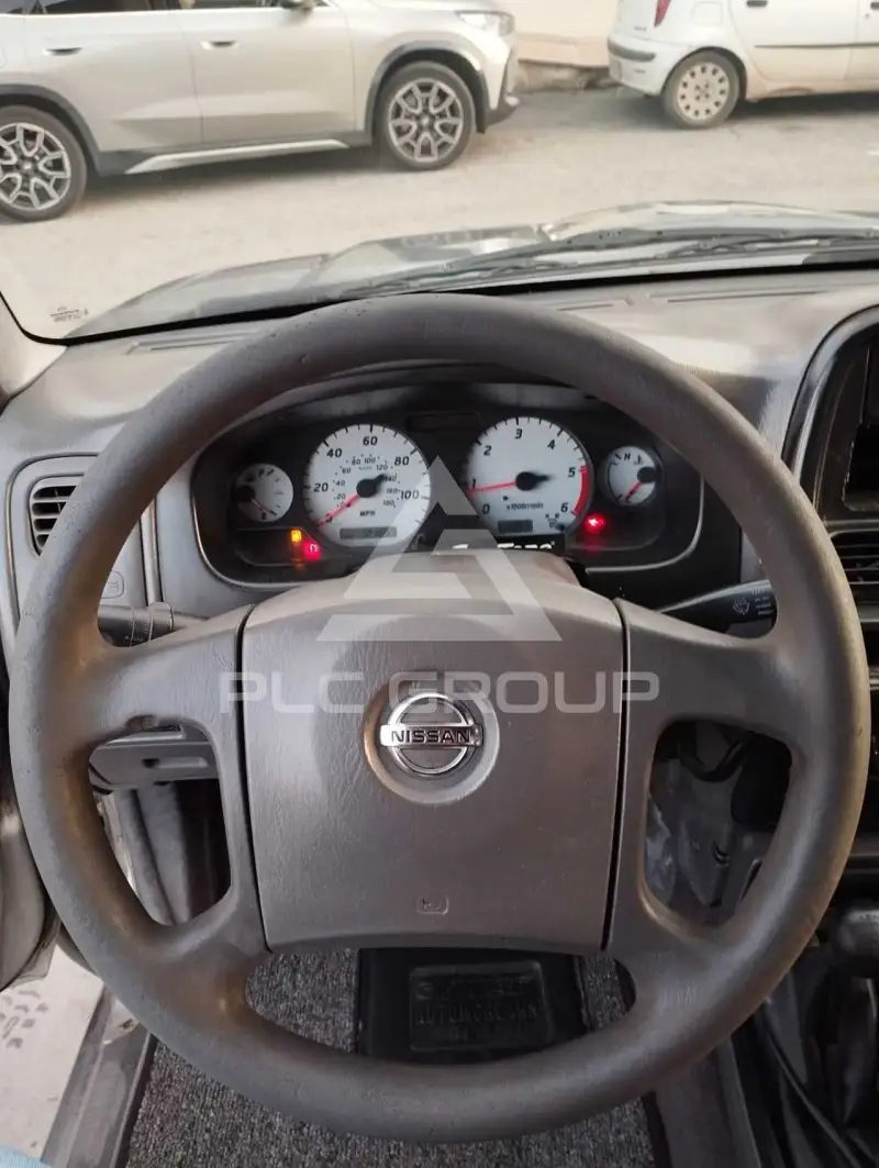 2004 Nissan Navara