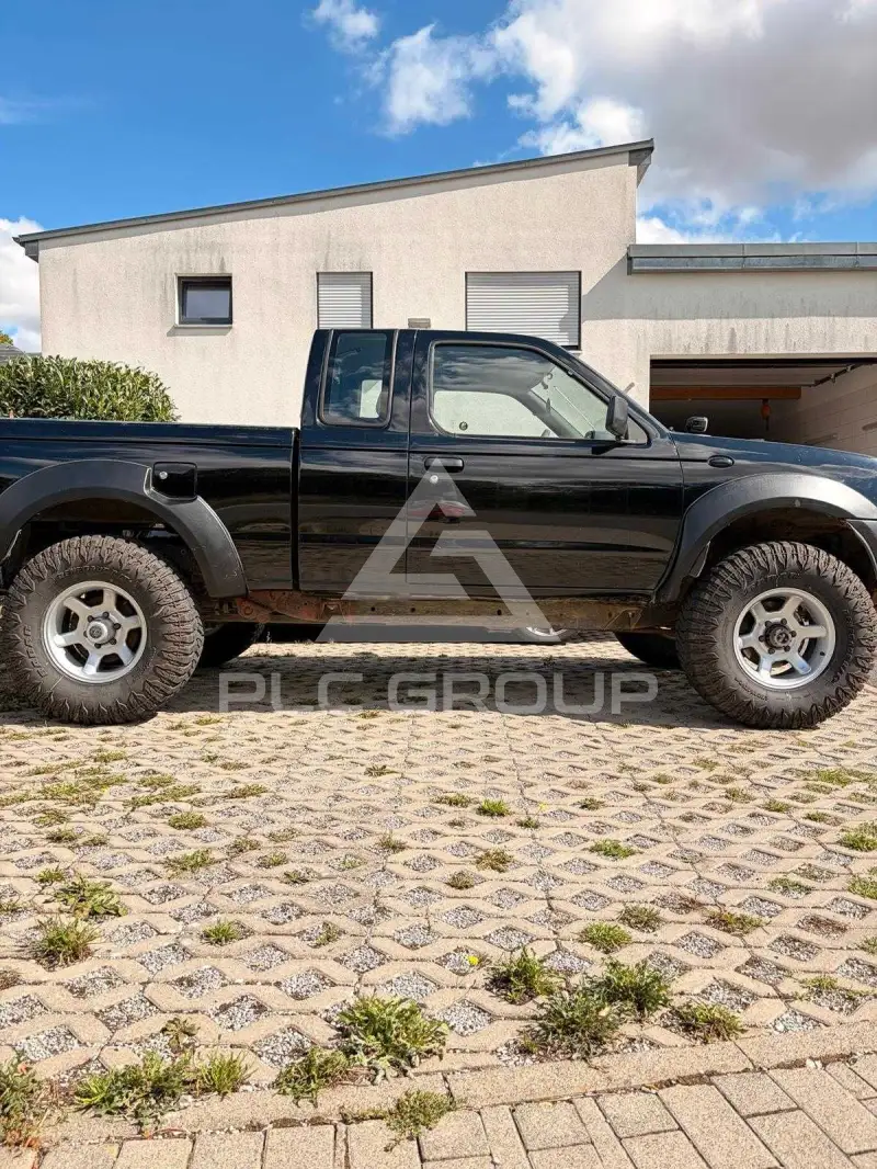 2004 Nissan Navara