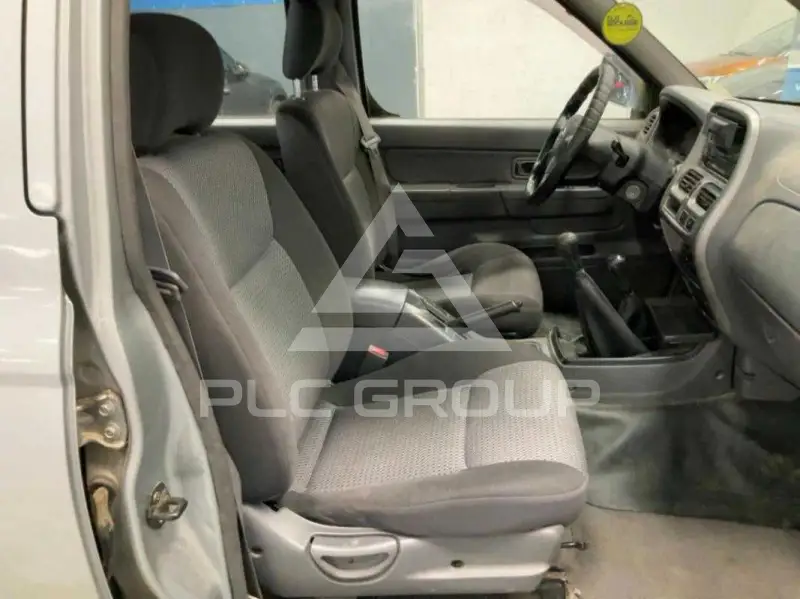 2004 Nissan Navara
