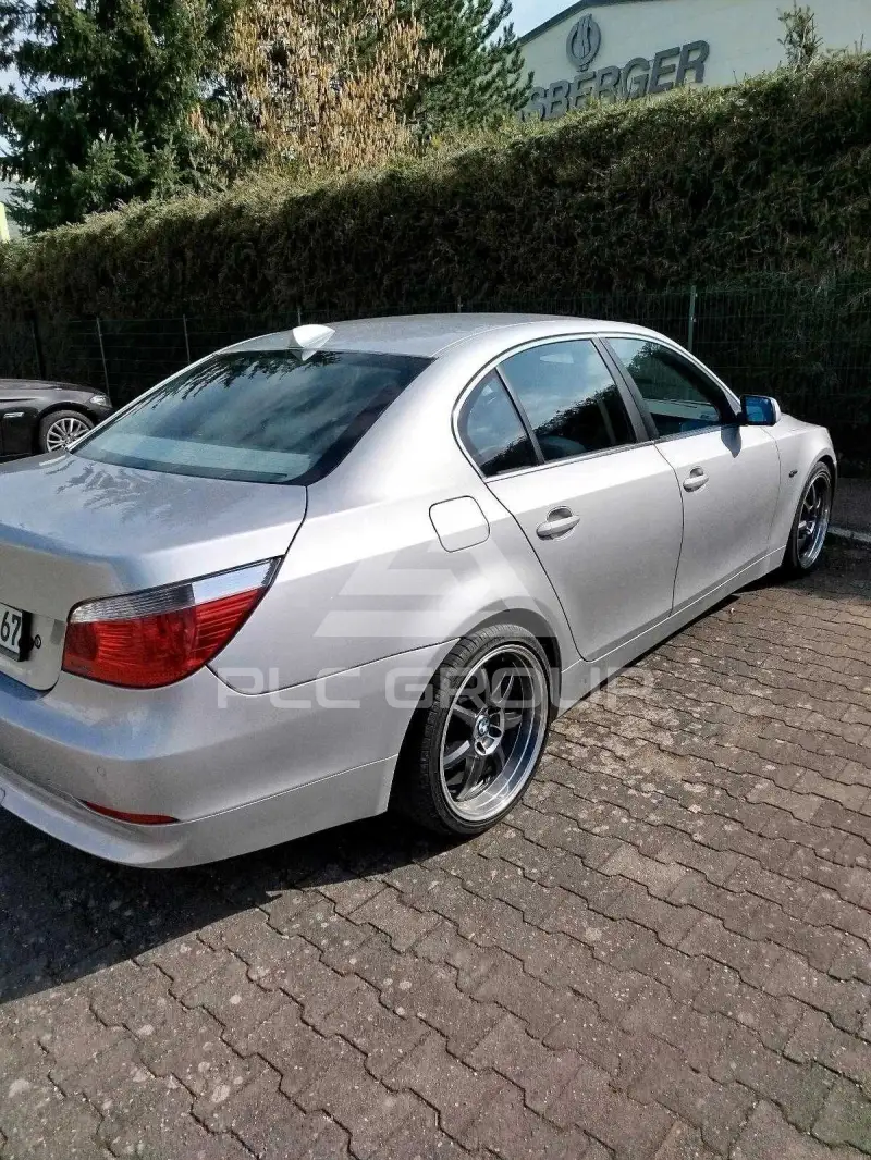 2004 BMW 523