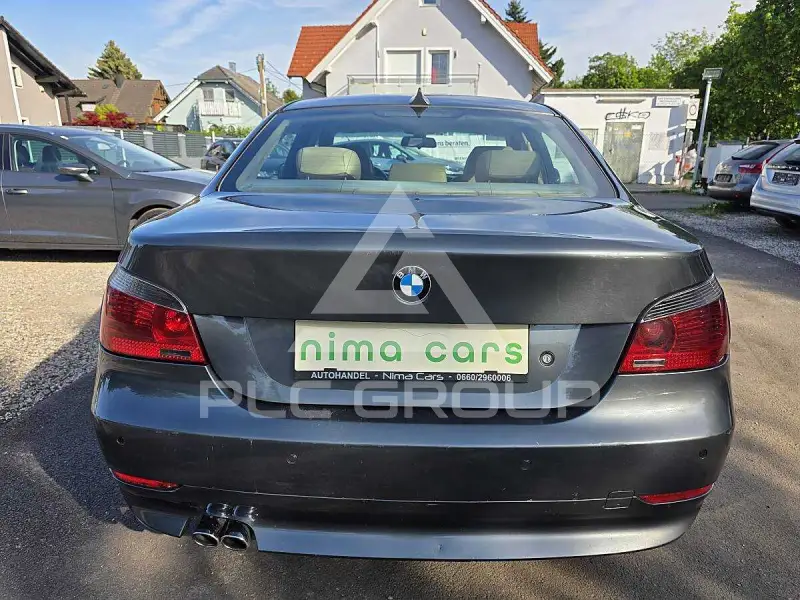 2004 BMW 523
