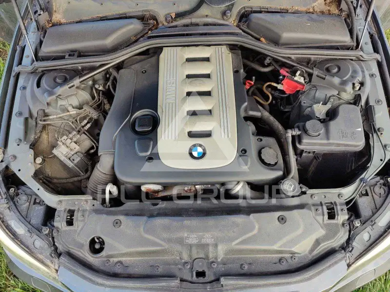 2004 BMW 523