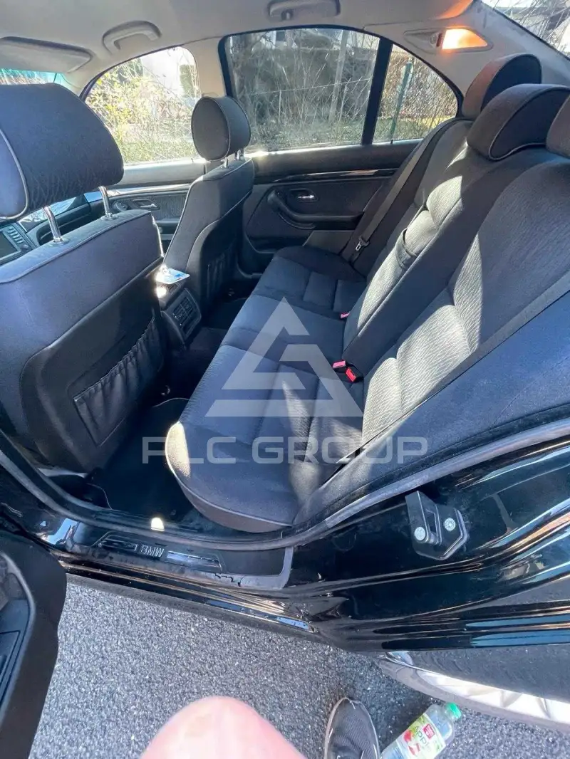 2004 BMW 523