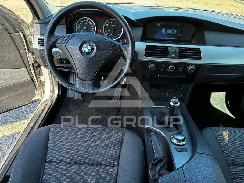 2004 BMW 523