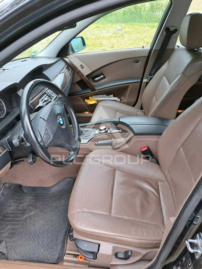 2004 BMW 523