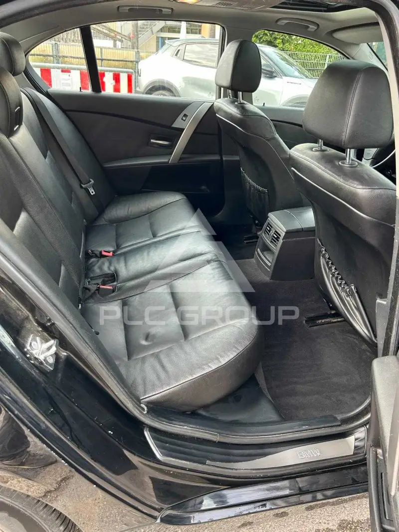 2004 BMW 523