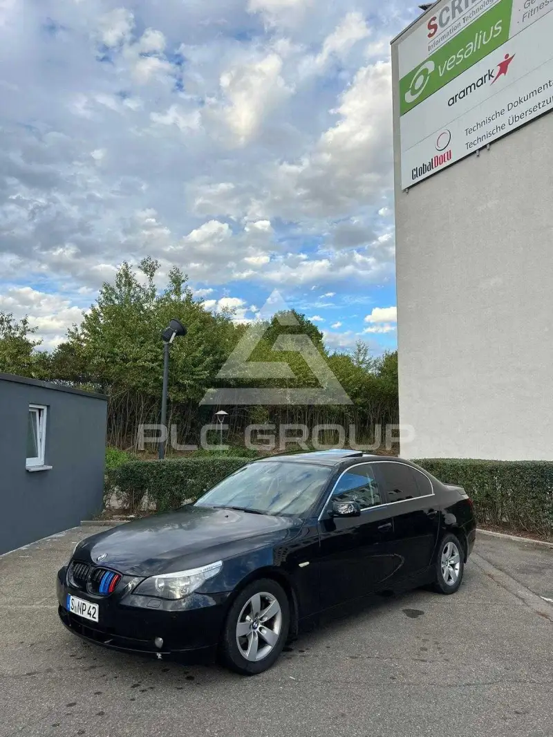 2004 BMW 523
