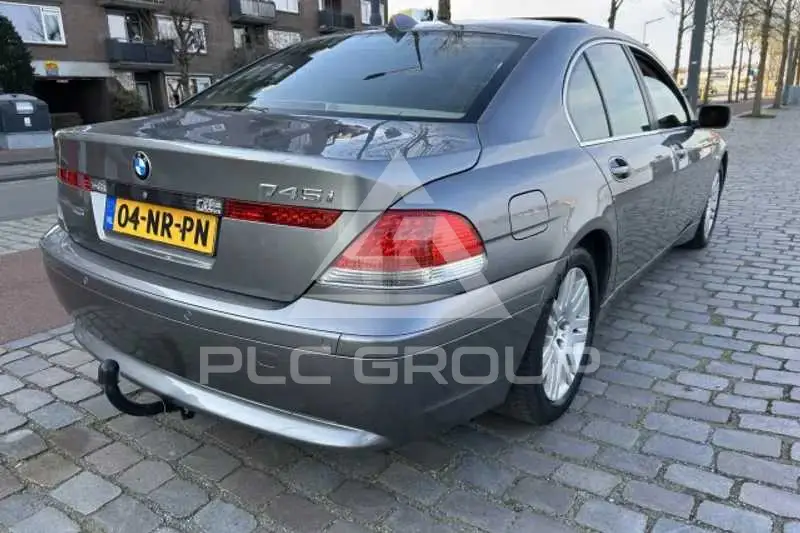 2004 BMW 7 Series
