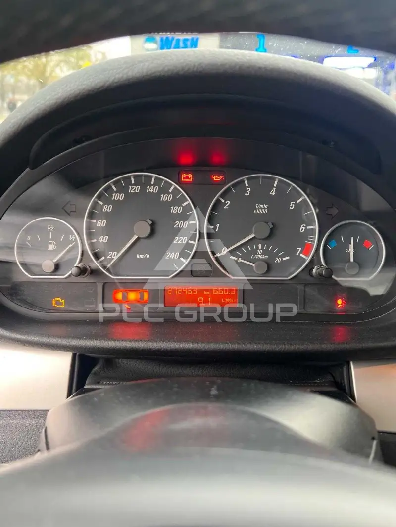 2004 BMW 330