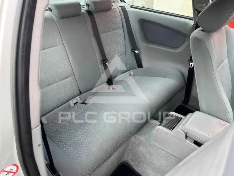 2004 BMW 330