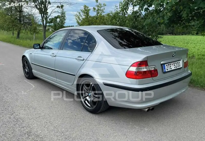 2004 BMW 330