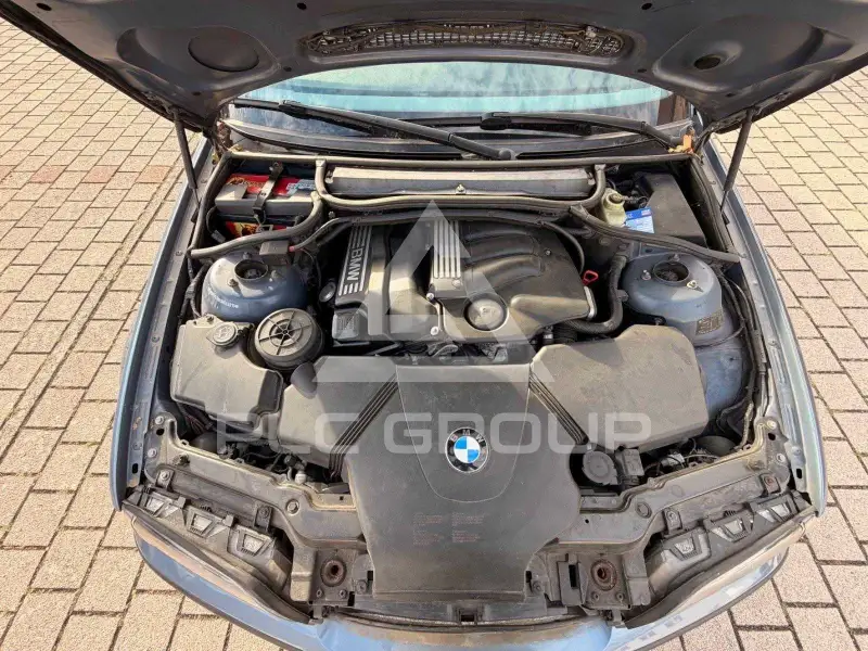 2004 BMW 330