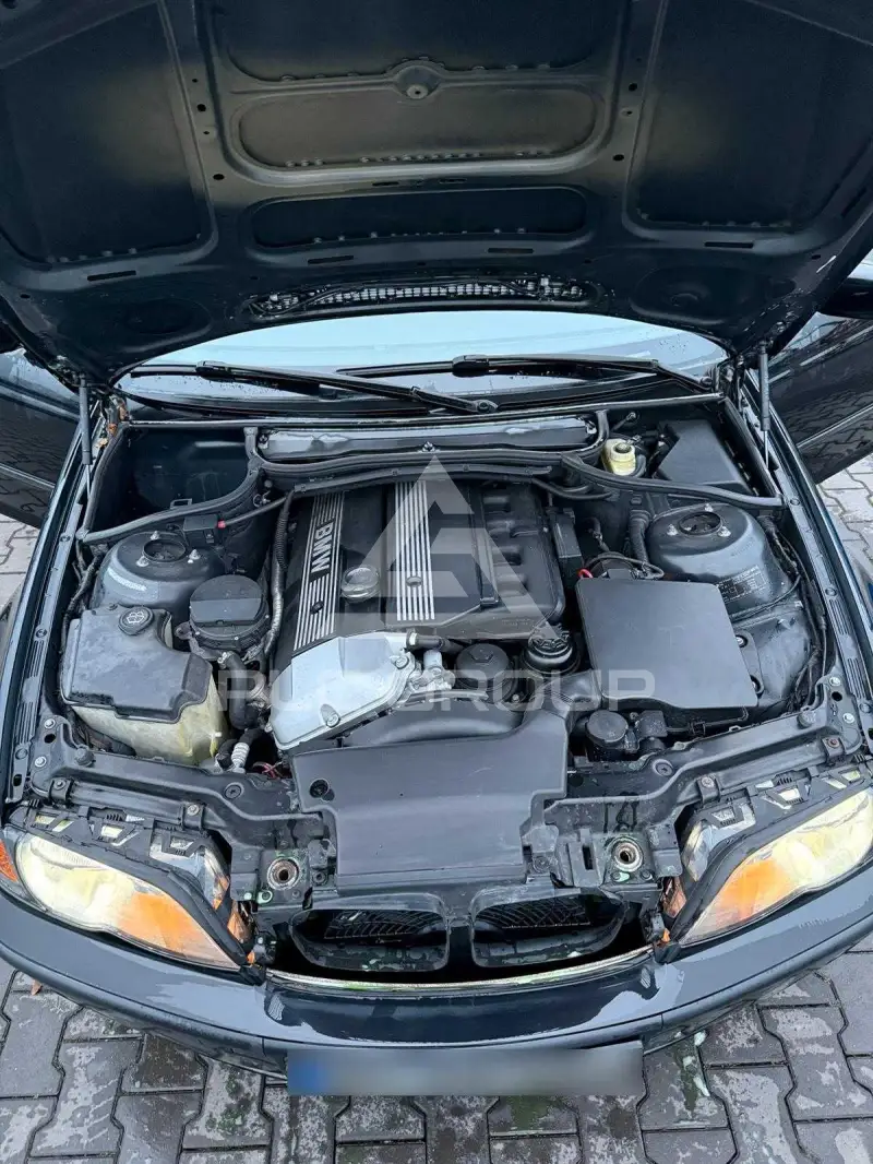 2004 BMW 330
