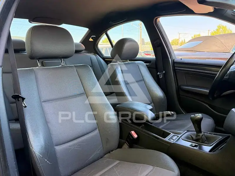 2004 BMW 330