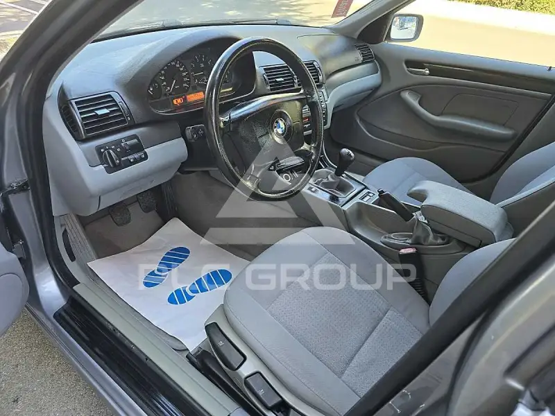 2004 BMW 330