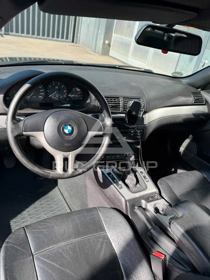 2004 BMW 330