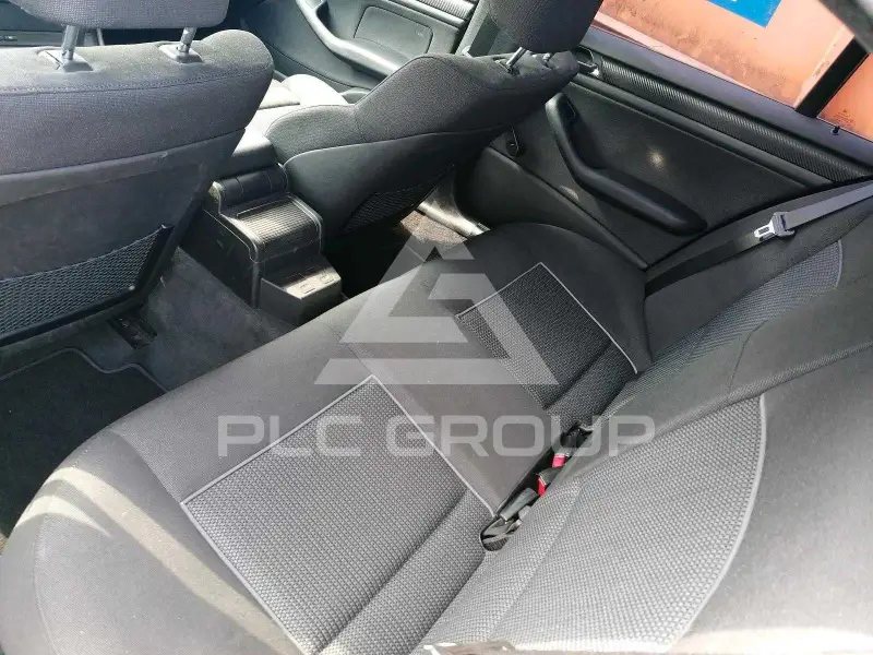 2004 BMW 330