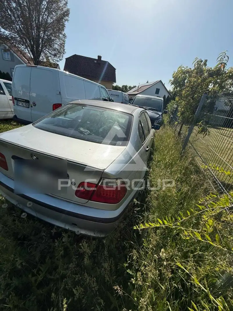 2004 BMW 330
