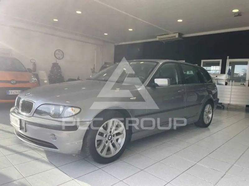 2004 BMW 330