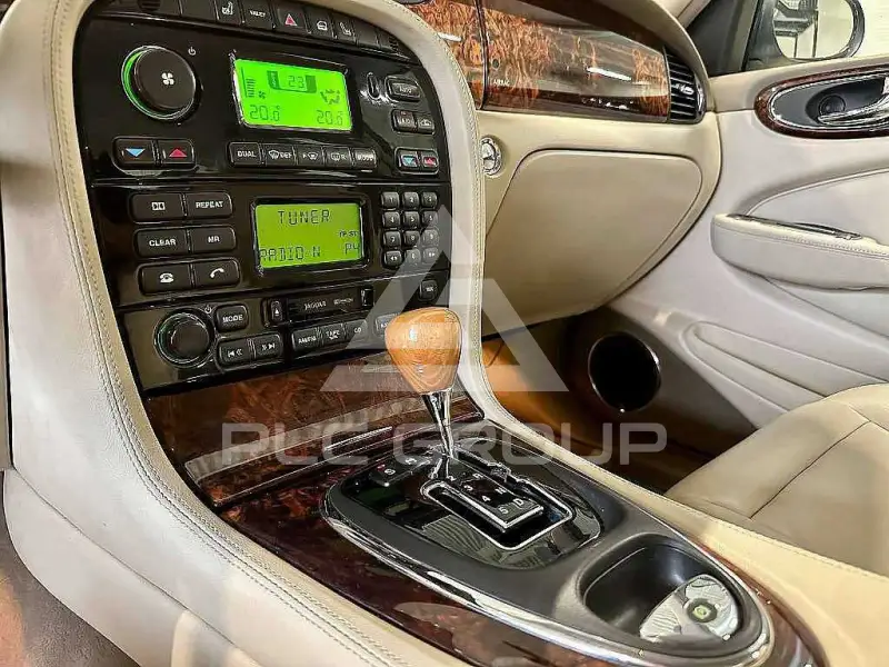 2004 Jaguar XJ