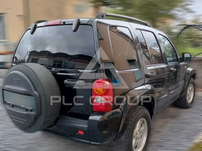 2004 Jeep CHEROKEE