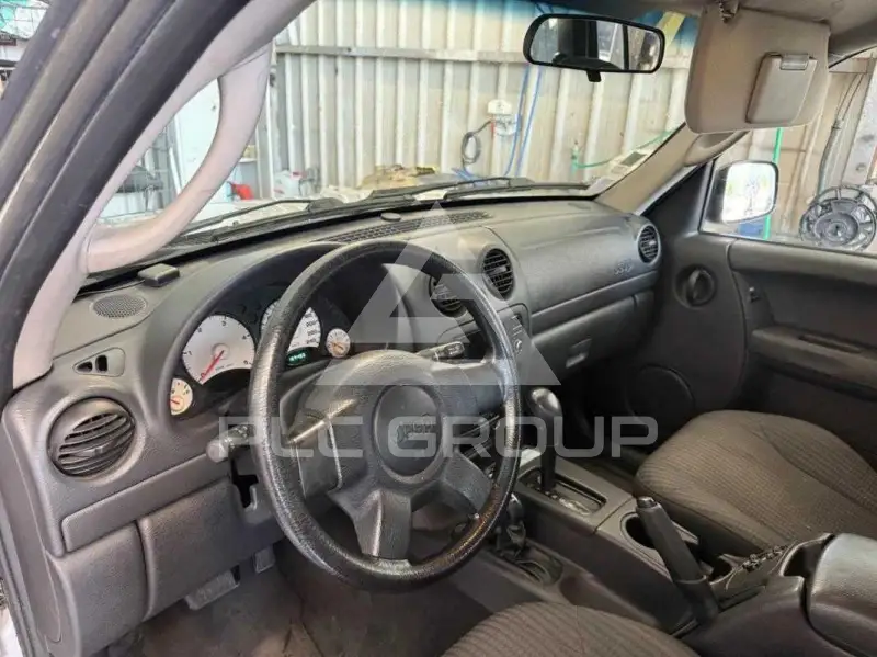 2004 Jeep CHEROKEE