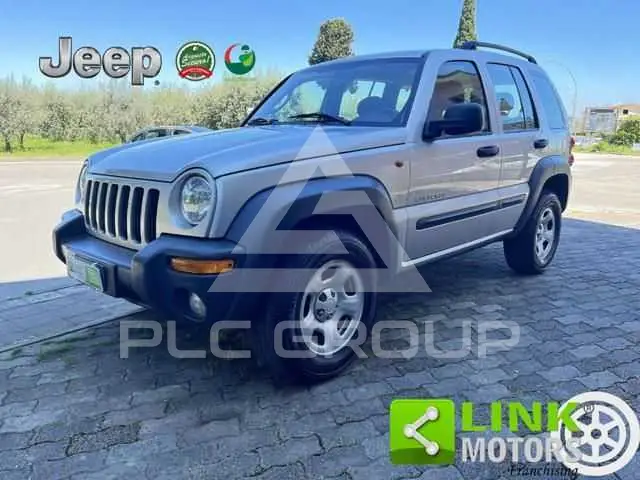 2004 Jeep CHEROKEE