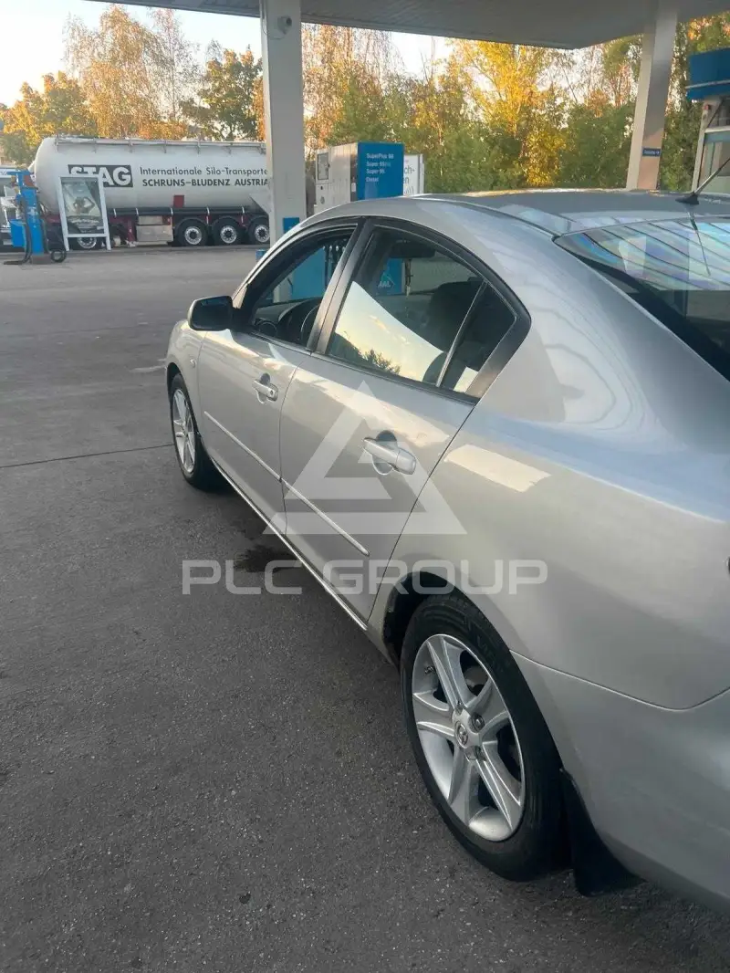 2004 Mazda 3