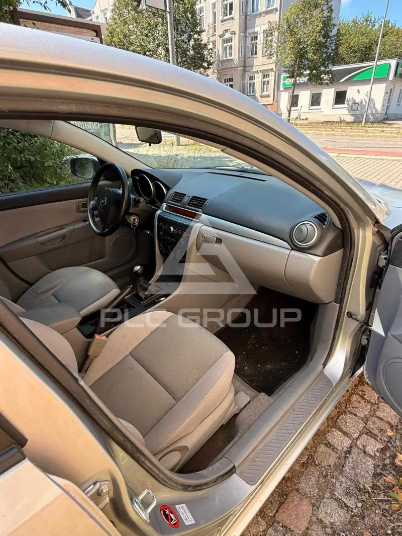 2004 Mazda 3