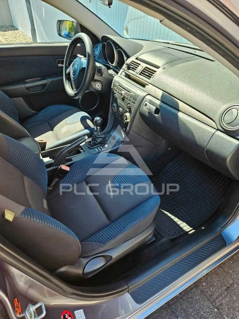 2004 Mazda 3