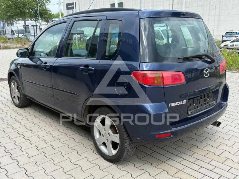 2004 Mazda 2