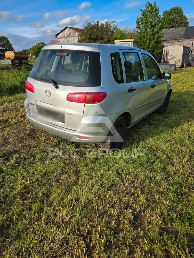 2004 Mazda 2