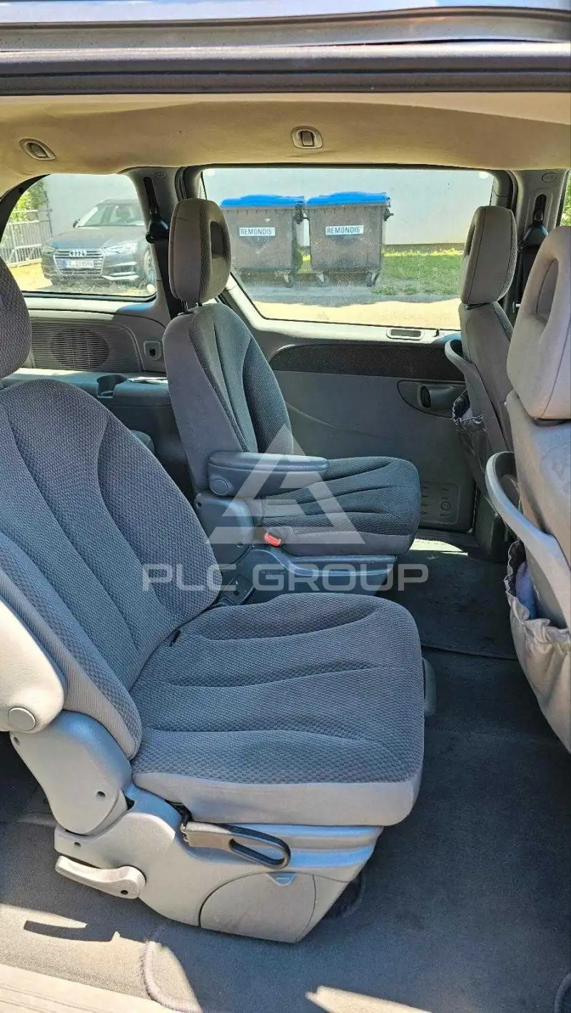 2004 Chrysler VOYAGER