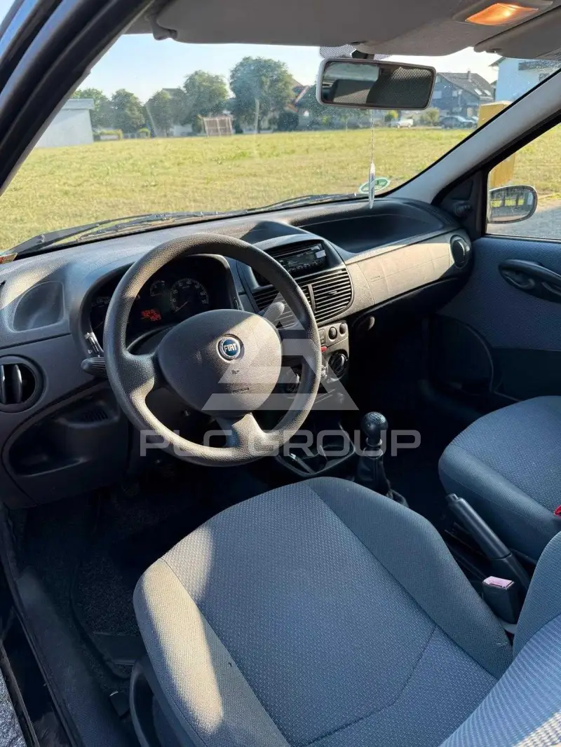 2004 Fiat Punto