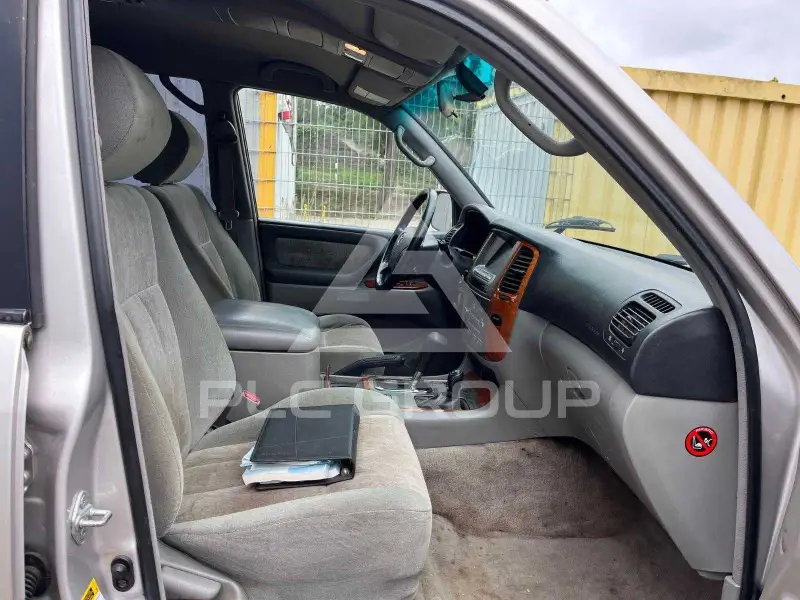 2004 Toyota LAND CRUISER
