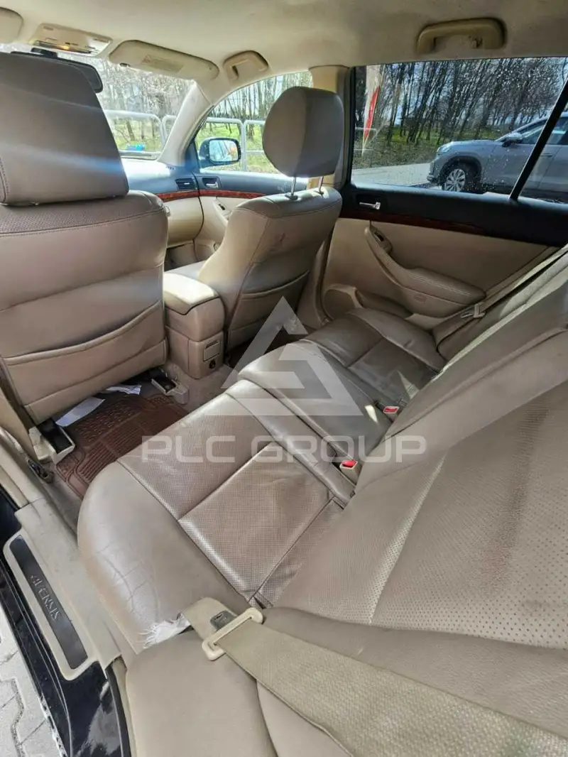 2004 Toyota Avensis