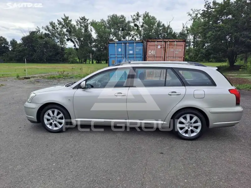 2004 Toyota Avensis