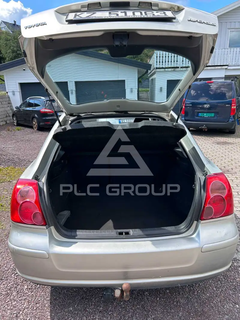 2004 Toyota Avensis
